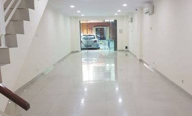 DIJUA/SEWA RUKO (Baru Renovasi Total) DI JL.SULTAN ISKANDAR MUDA ARTERI PONDOK INDAH JAKARTA SELATAN