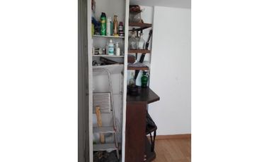 Depto de 2 amb. externo, vista frontal a la Plaza Alberdi y lateral al mar desde balcón.