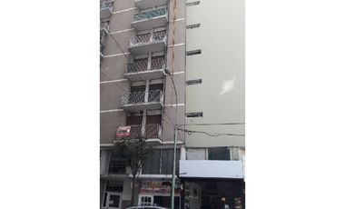 Depto de 2 amb. externo, vista frontal a la Plaza Alberdi y lateral al mar desde balcón.