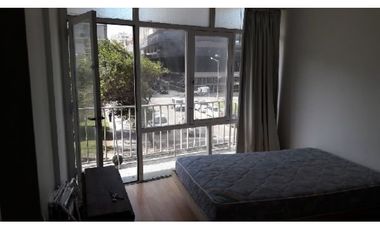 Depto de 2 amb. externo, vista frontal a la Plaza Alberdi y lateral al mar desde balcón.