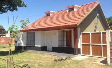 Chalet PH en venta en La Lucila del Mar