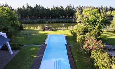 Muy buena casa al lago en Castores