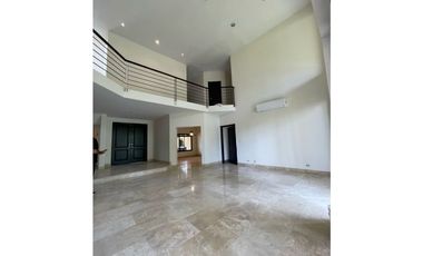 SE VENDE CASA EN COSTA DEL ESTE