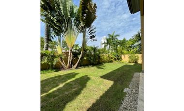 SE VENDE CASA EN COSTA DEL ESTE