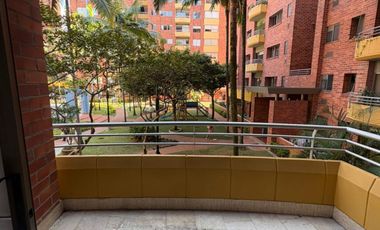 apartamento en arriendo en laureles. Cod A514381