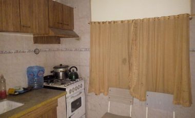 DEPARTAMENTO DE 2 AMBIENTES INTERNO CON COCHERA COMPARTIDA EN MAR DE AJÓ