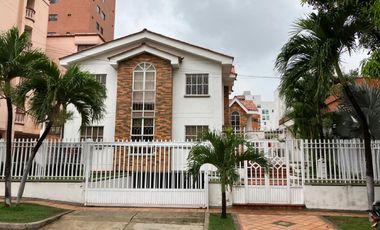 casa condominio en arriendo en altos de riomar. Cod A102712