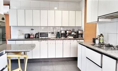 Casa en venta de 4 dorm. en Colina