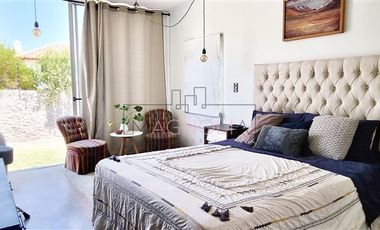 Casa en venta de 4 dorm. en Colina