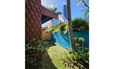 EN ALQUILER CASA USO COMERCIAL O RESIDENCIAL