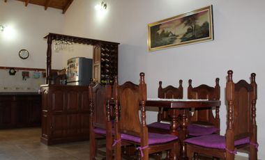 Casa de 3 AMBIENTES ubicada a 500 metros de la Avenida Tomás Espora.