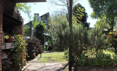 Casa de 3 AMBIENTES ubicada a 500 metros de la Avenida Tomás Espora.