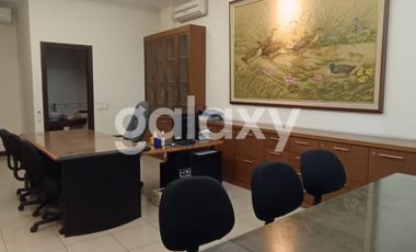 GEDUNG RUKAN COK AGUNG TRESNA DAN DEWI MADRI RENON DENPASAR, BALI