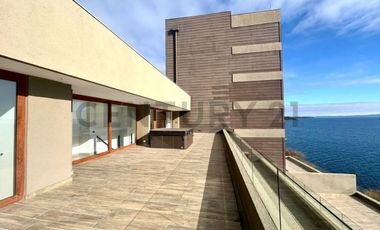 Exclusivo Dúplex con vistas panorámicas al lago y terrazas en doble altura