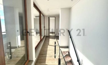 Exclusivo Dúplex con vistas panorámicas al lago y terrazas en doble altura