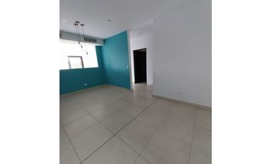 SE VENDE APARTAMENTO EN CLAYTON