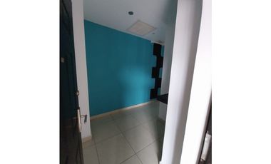SE VENDE APARTAMENTO EN CLAYTON