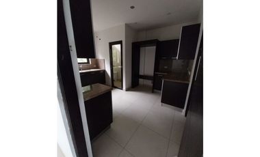 SE VENDE APARTAMENTO EN CLAYTON