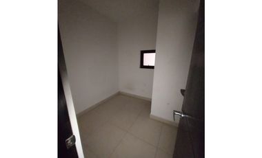 SE VENDE APARTAMENTO EN CLAYTON