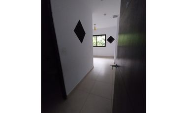 SE VENDE APARTAMENTO EN CLAYTON