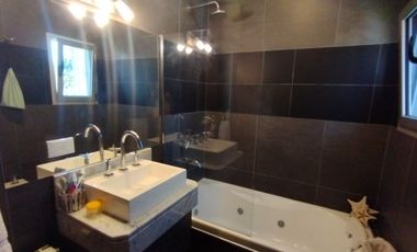 Casa en venta en Quilmes Este