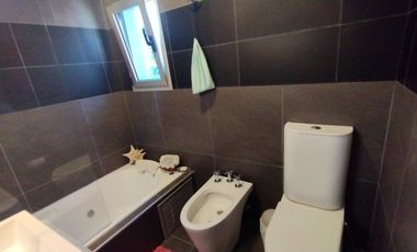 Casa en venta en Quilmes Este