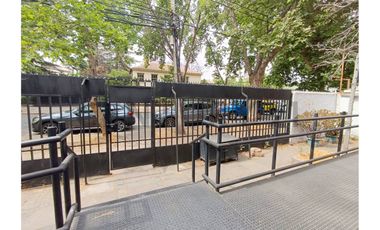 ARRIENDO CASA COMERCIAL - METRO LOS LEONES
