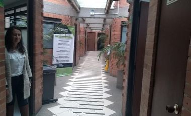 edificio en venta en avenida pradilla. Cod V1368