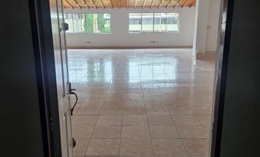 local en arriendo en urbanización la pereira rionegro.. Cod A214913