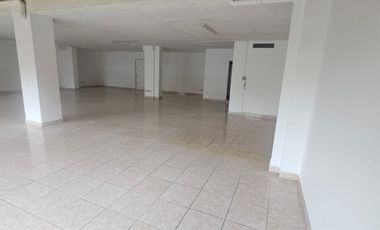 local en arriendo en urbanización la pereira rionegro.. Cod A214913