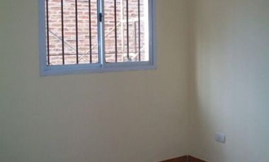 LUIS GUILLON : DEPARTAMENTO CON COCHERA Y PATIO, VENTA INDIVIDUAL O EN BLOQUE ( 2 DPTOS)