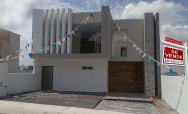 Residencia de Autor - Lomas de Juriquilla, CtoServ, Estudio, Jardín, 3 Recamaras