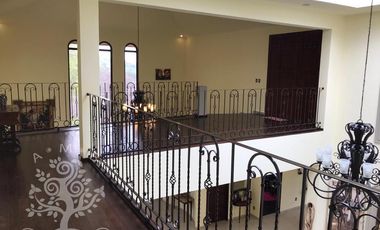 FINCA EN VENTA  AMUEBLADA A TODO LUJO!