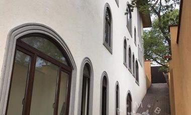 FINCA EN VENTA  AMUEBLADA A TODO LUJO!