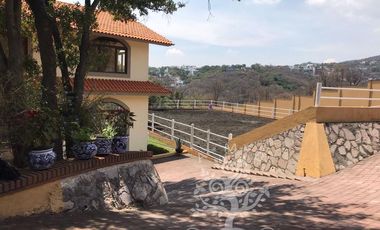 FINCA EN VENTA  AMUEBLADA A TODO LUJO!