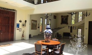 FINCA EN VENTA  AMUEBLADA A TODO LUJO!