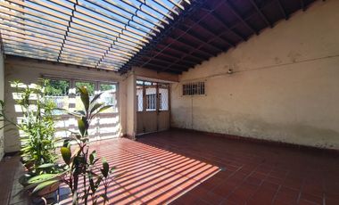 casa en venta en barrio blanco. Cod V15801