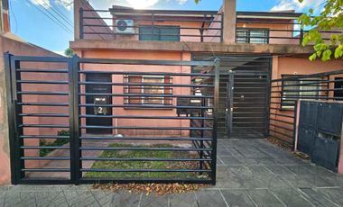 VENTA DUPLEX 3 AMB COCHERA PATIO IND ACCESO OESTE