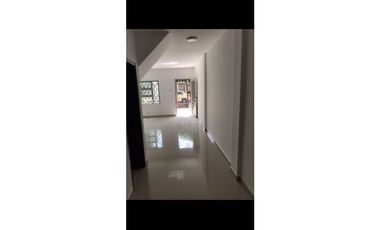 SE VENDE CASA INDEPENDIENTE 2 PISOS EN LOS ANDES