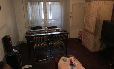 Duplex V.BALLESTER. B BALLESTER Y SAN LORENZO. DUPLEX 3 AMBIENTES, 2 DORMITORIOS, COCINA-COMEDOR, BAÑO , COCHERA Y PATIO