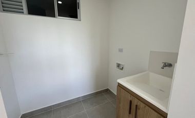 apartamento en arriendo en los colegios. Cod A510471