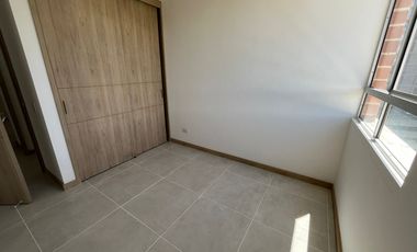 apartamento en arriendo en los colegios. Cod A510471