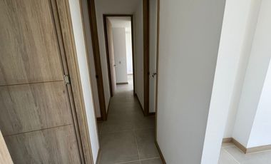 apartamento en arriendo en los colegios. Cod A510471