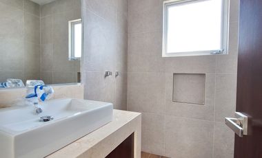 Casa de 2 Plantas en Preventa, Bosque Real, Villa de Álvarez, Colima