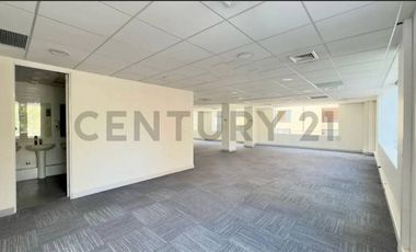 ARRIENDO OFICINA APOQUINDO EL GOLF