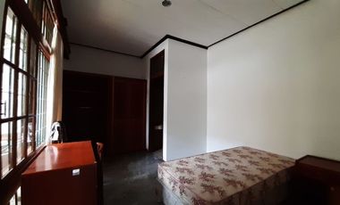 DISEWA VILLA PAVILIUN NYAMAN SEJUK @ CIPAKU SAYAP SETIABUDI