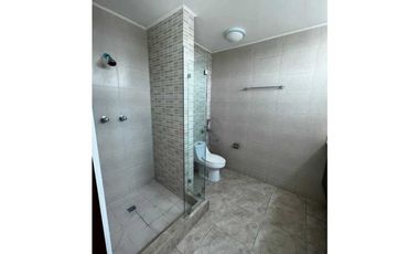 ALQUILO APARTAMENTO AMOBLADO EN TORRE 7400