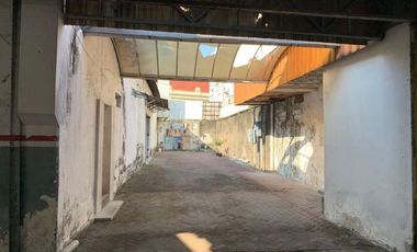 Dijual bangunan tepat di tengah kota *Jalan Tunjungan Surabaya*