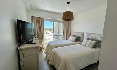 Departamento en Alquiler- Al Golf 19 Albatros 2E de Costa Esmeralda - Balcón cerrado