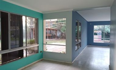 Casa en venta de 7 dorm. Calle Fresia La Florida